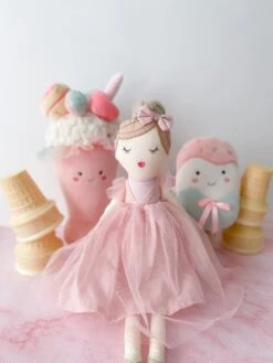 Valentina Sweet Heart Doll(Copy Of Sweet Treat Milkshake) -Mon Ami Toys Store IMG 1393 jpgcopy